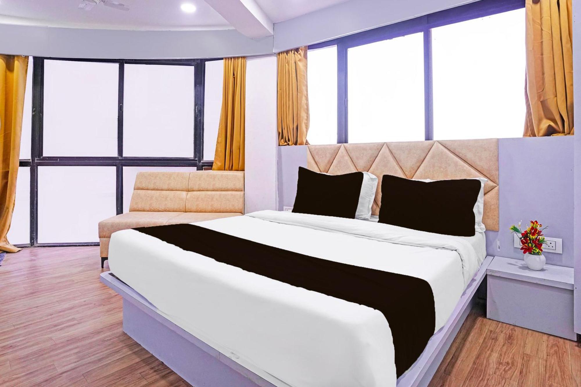 Hotel O Patang 24 Ahmedabad Exteriör bild